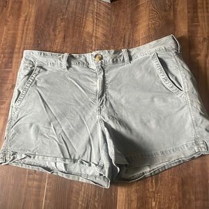 American Eagle size 14 super stretch